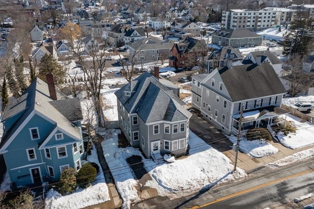 5 Lothrop St, Plymouth, MA 02360