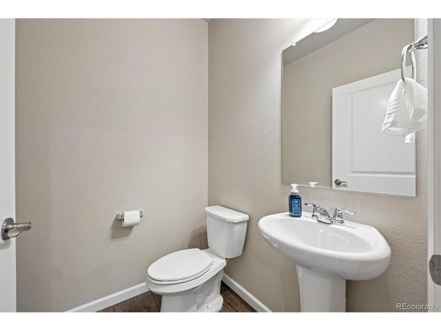 522 E Dry Creek Pl, Littleton, CO 80122