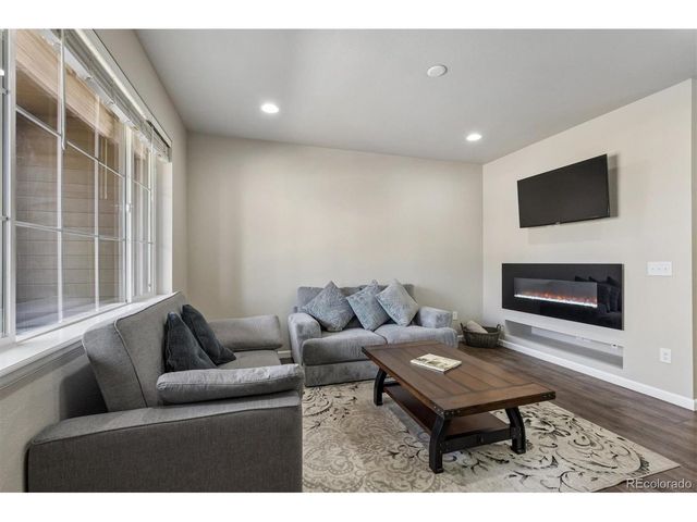 522 E Dry Creek Pl, Littleton, CO 80122