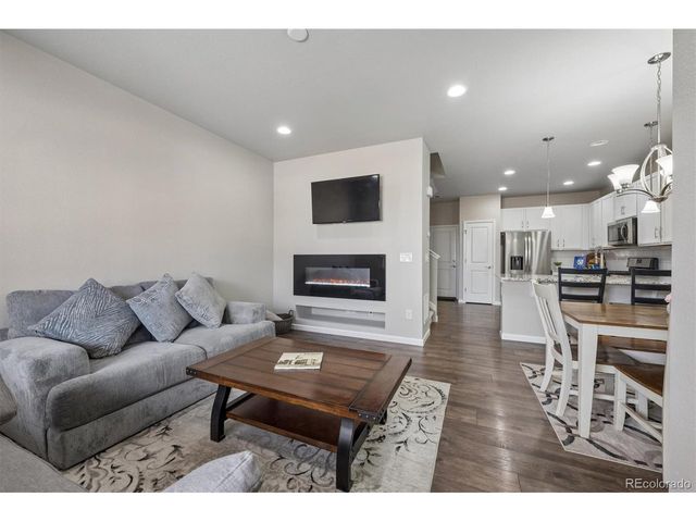 522 E Dry Creek Pl, Littleton, CO 80122