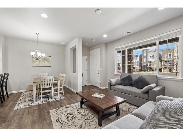 522 E Dry Creek Pl, Littleton, CO 80122