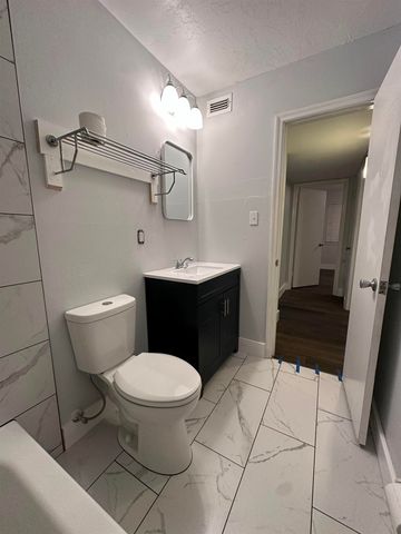 1951 N Meridian Rd Apt 63, Tallahassee, FL 32303