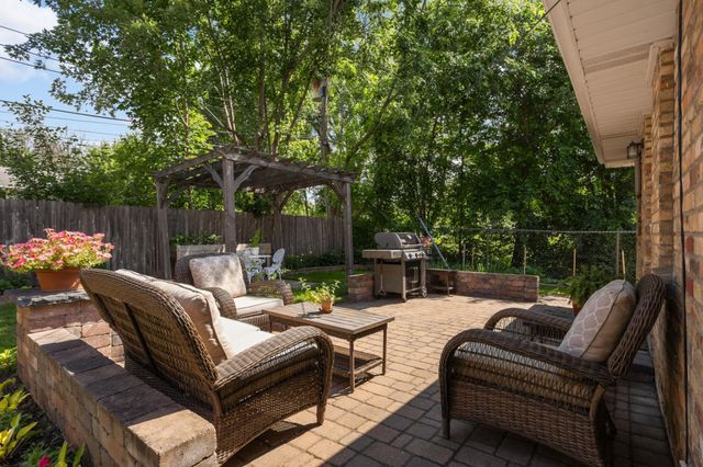 9100 Club Road, Saint Louis Park, MN 55426