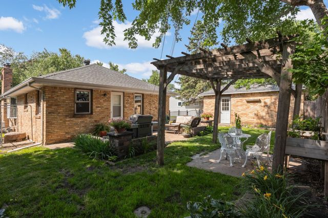 9100 Club Road, Saint Louis Park, MN 55426