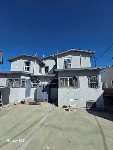 4915 2nd, Los Angeles, CA 90043