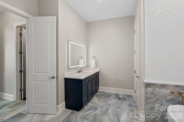 6840 Kingfisher Court, Denver, NC 28037