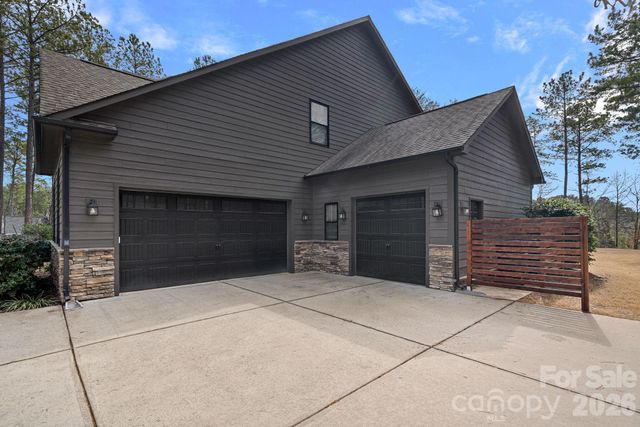 6840 Kingfisher Court, Denver, NC 28037