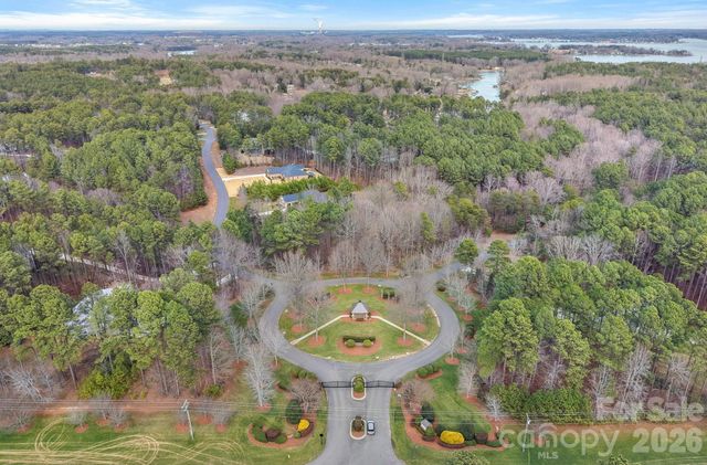 6840 Kingfisher Court, Denver, NC 28037