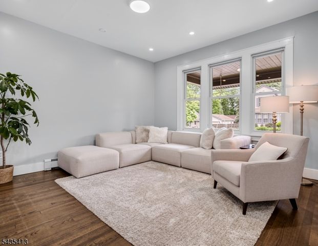 529 Wheatsheaf Rd, Roselle Boro, NJ 07203