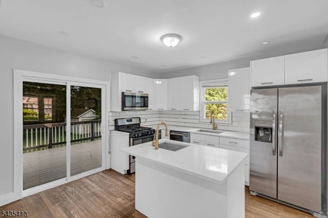 529 Wheatsheaf Rd, Roselle Boro, NJ 07203
