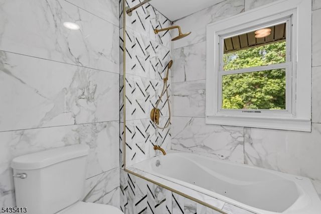529 Wheatsheaf Rd, Roselle Boro, NJ 07203