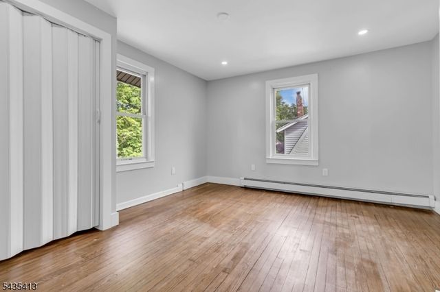 529 Wheatsheaf Rd, Roselle Boro, NJ 07203