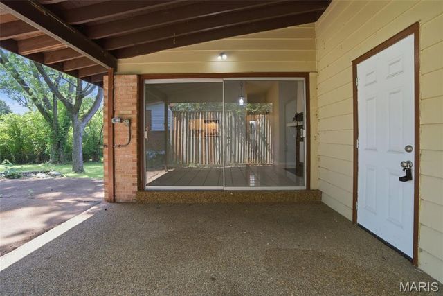 1610 Gallant Fox Drive, Florissant, MO 63033