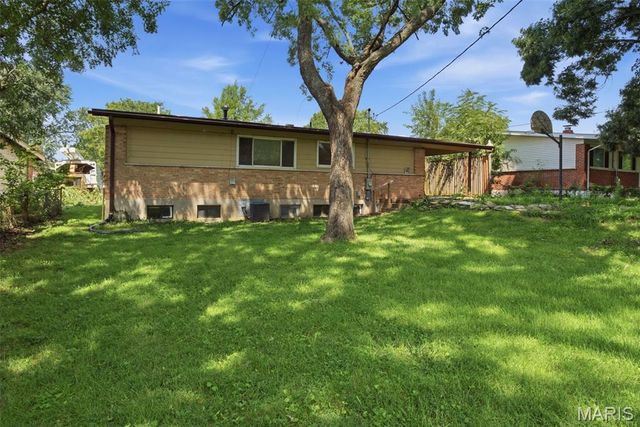 1610 Gallant Fox Drive, Florissant, MO 63033