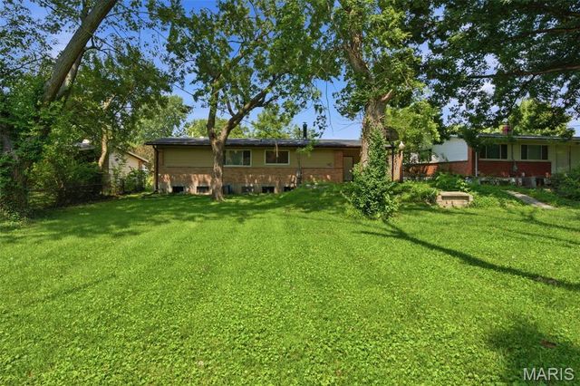 1610 Gallant Fox Drive, Florissant, MO 63033