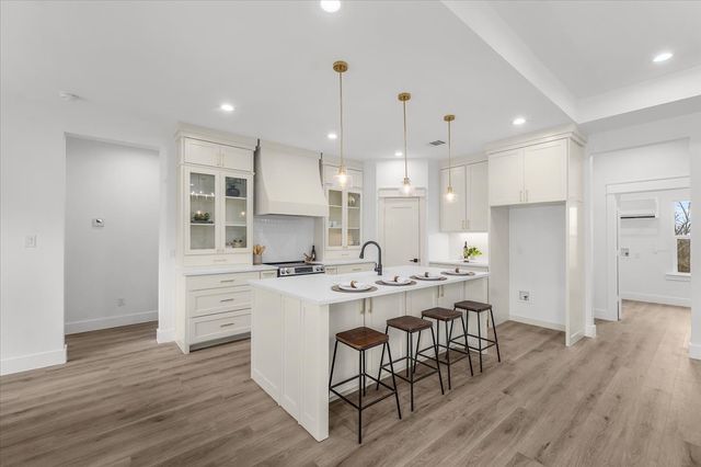 332 Hillcroft Road, Fort Worth, TX 76108