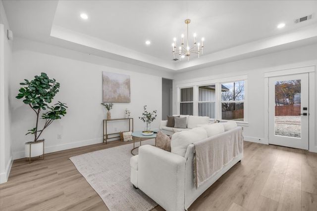 332 Hillcroft Road, Fort Worth, TX 76108