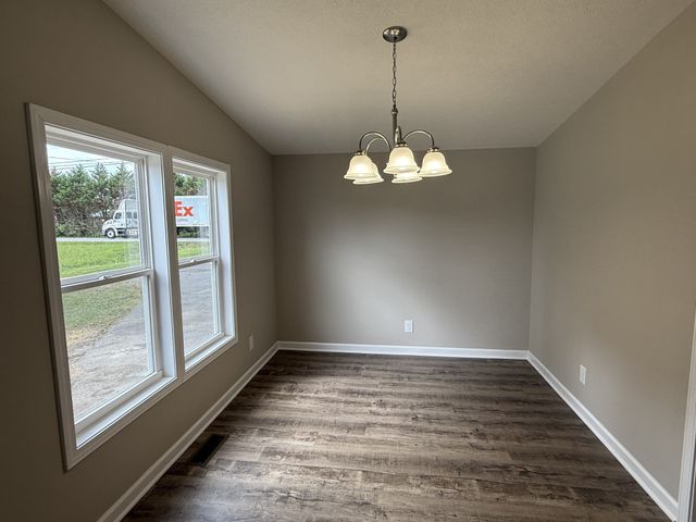 1318 Riley Creek Rd, Tullahoma, TN 37388