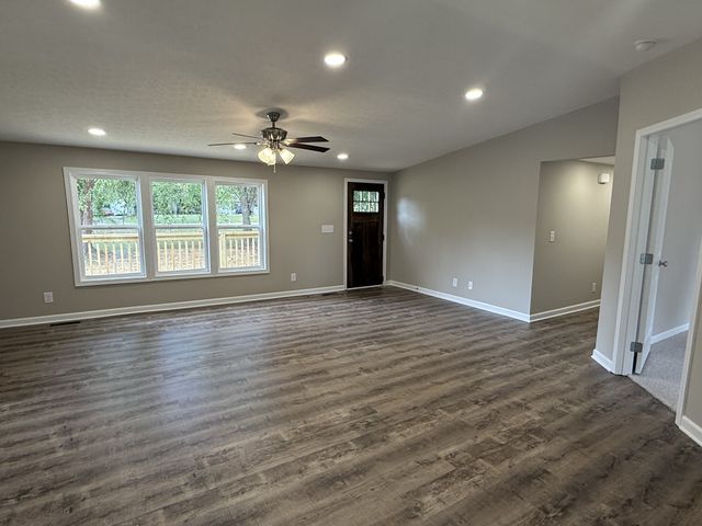 1318 Riley Creek Rd, Tullahoma, TN 37388