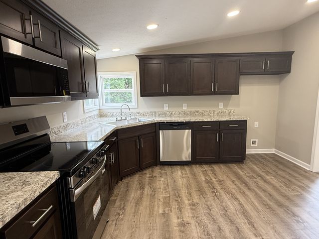 1318 Riley Creek Rd, Tullahoma, TN 37388