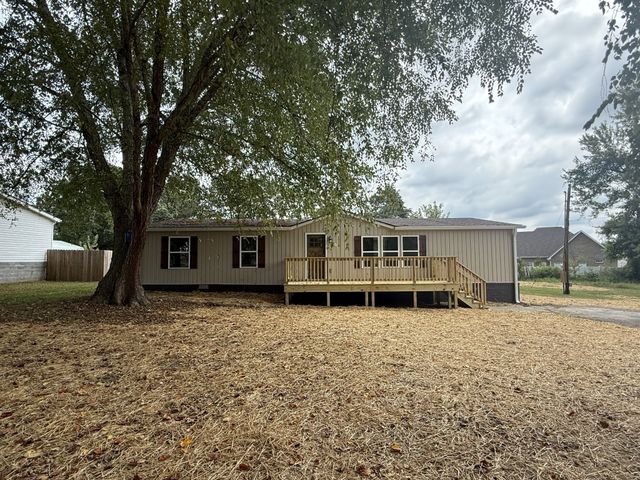 1318 Riley Creek Rd, Tullahoma, TN 37388