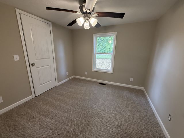 1318 Riley Creek Rd, Tullahoma, TN 37388