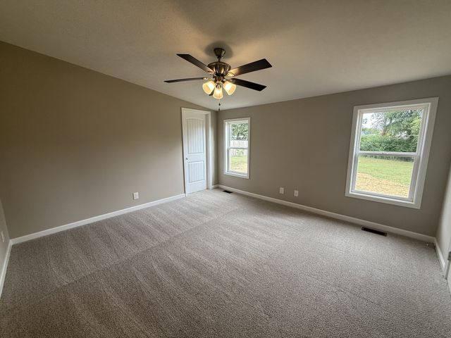 1318 Riley Creek Rd, Tullahoma, TN 37388