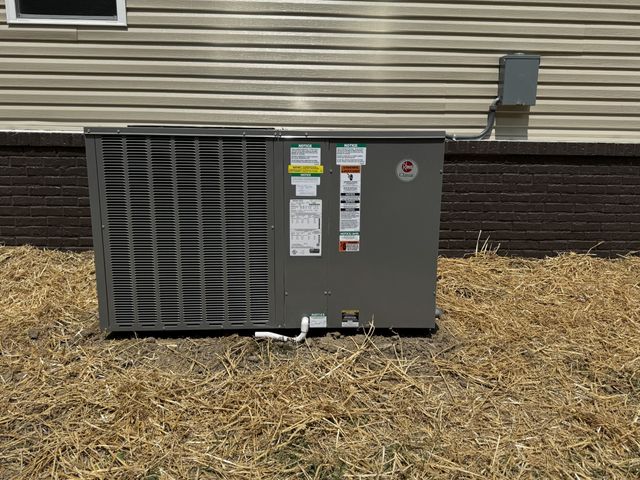 1318 Riley Creek Rd, Tullahoma, TN 37388