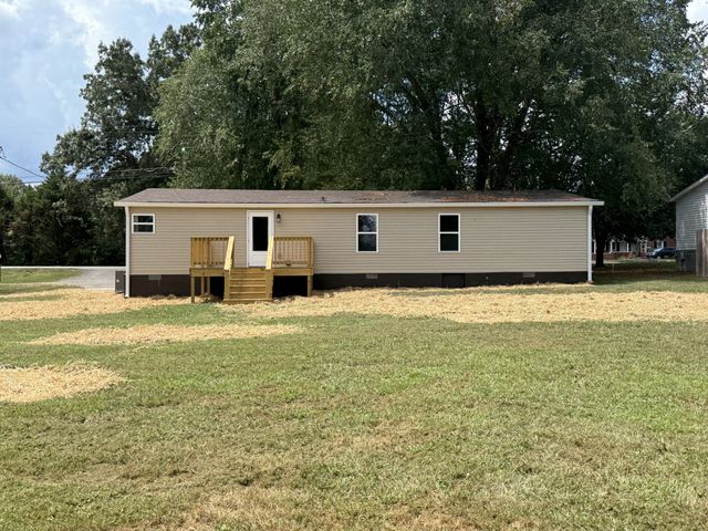 1318 Riley Creek Rd, Tullahoma, TN 37388