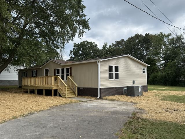 1318 Riley Creek Rd, Tullahoma, TN 37388