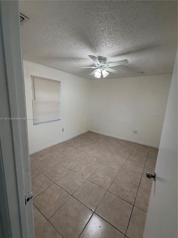 360 NE 174th St 2, North Miami Beach, FL 33162
