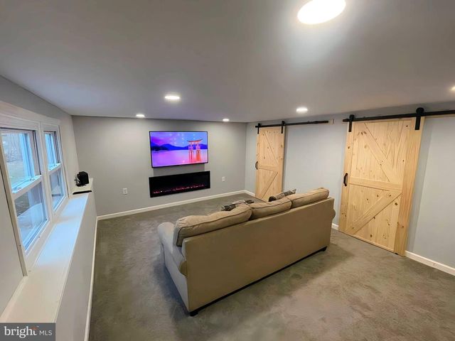 1298 W CORNELL ST, Vineland, NJ 08360