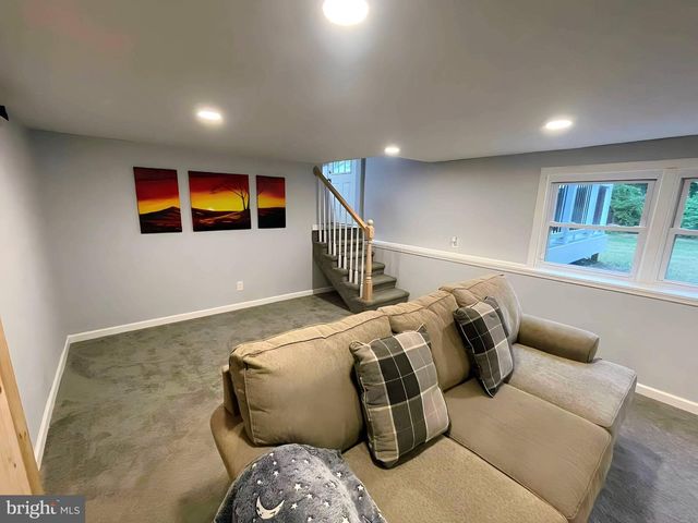 1298 W CORNELL ST, Vineland, NJ 08360