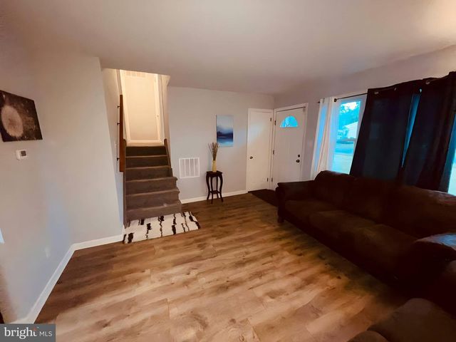 1298 W CORNELL ST, Vineland, NJ 08360
