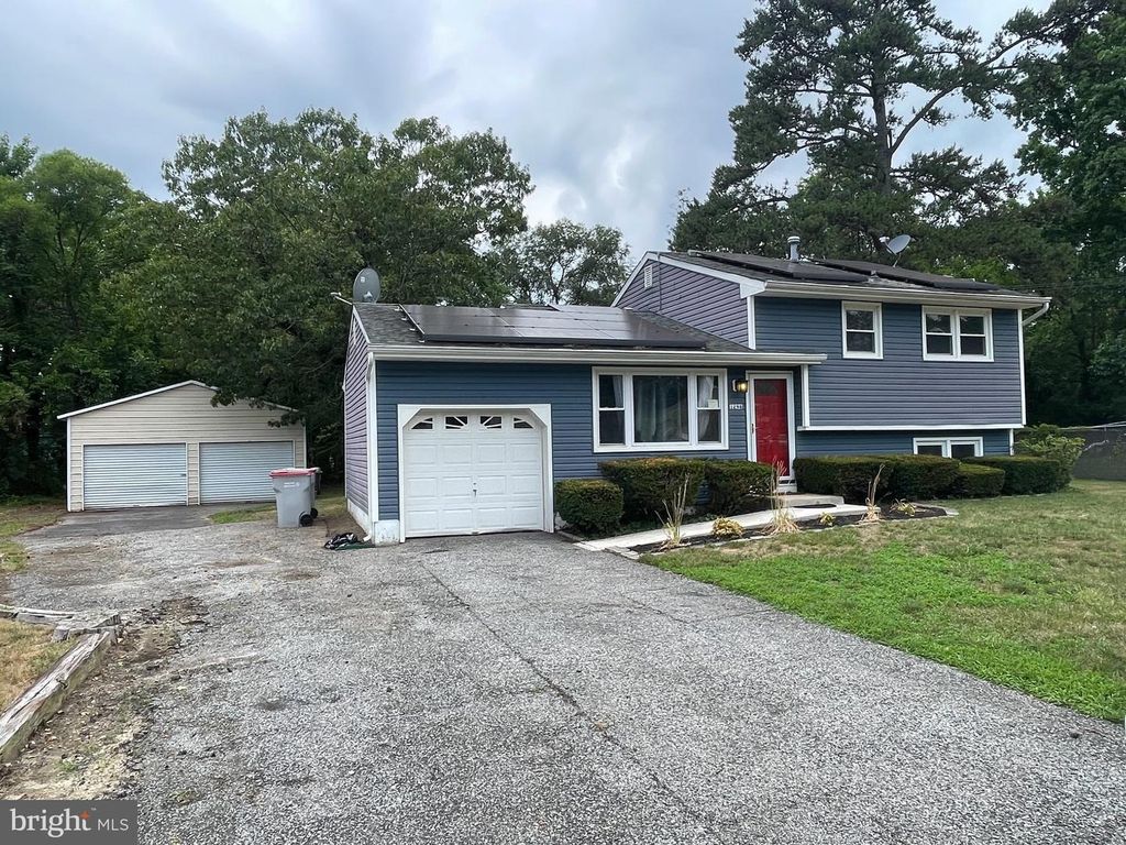 1298 W CORNELL ST, Vineland, NJ 08360