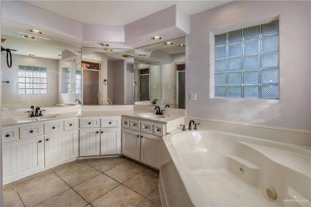 2318 Flushing Meadows, Weslaco, TX 78596