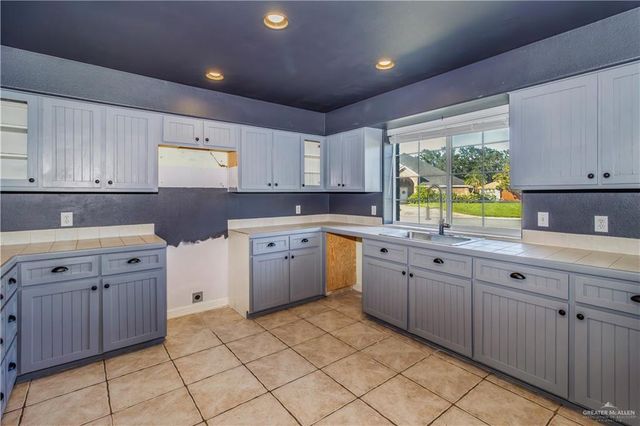 2318 Flushing Meadows, Weslaco, TX 78596