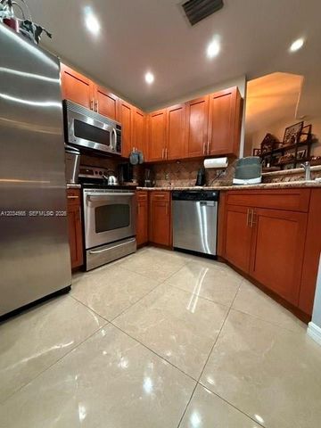 8900 NE 8th Ave 1109, Miami, FL 33138