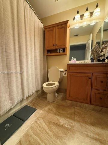 8900 NE 8th Ave 1109, Miami, FL 33138