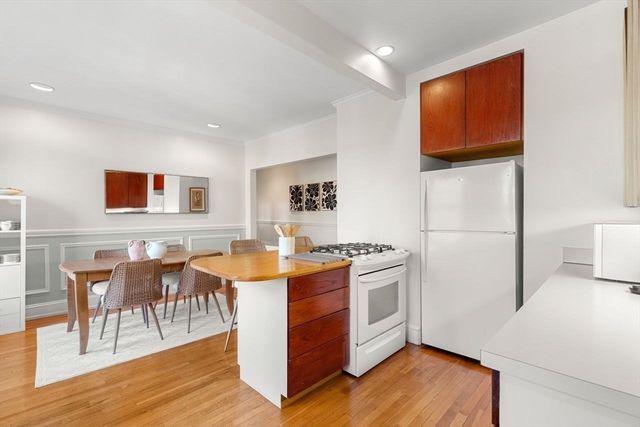 41 Linnaean St 43, Cambridge, MA 02138