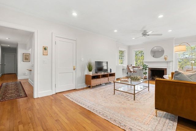 41 Linnaean St 43, Cambridge, MA 02138
