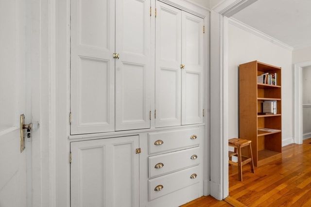 41 Linnaean St 43, Cambridge, MA 02138