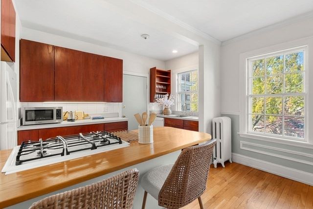 41 Linnaean St 43, Cambridge, MA 02138