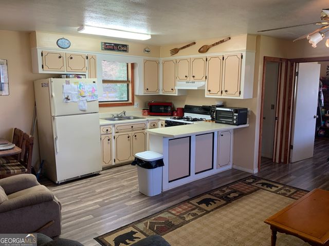 187 Bierce Drive, Young Harris, GA 30582