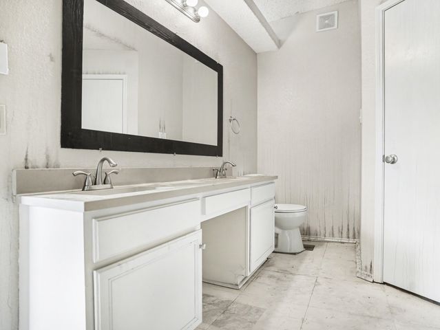 204 Briarglen Drive, Cedar Hill, TX 75104