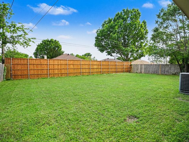 204 Briarglen Drive, Cedar Hill, TX 75104
