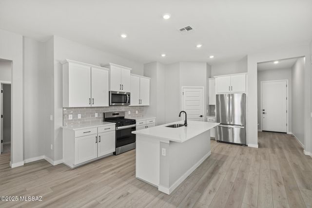 7786 S Wild Prairie Drive S, Tucson, AZ 85757