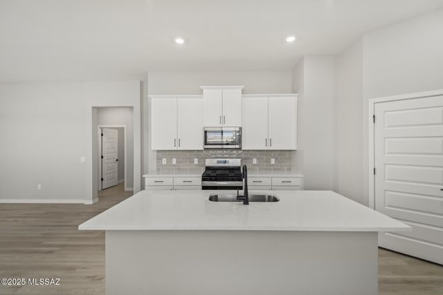 7786 S Wild Prairie Drive S, Tucson, AZ 85757