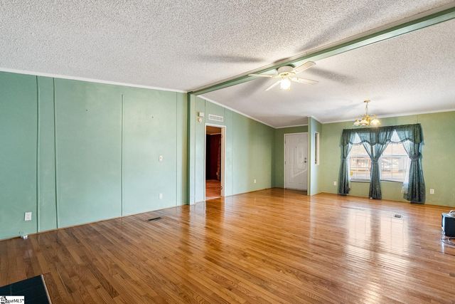 105 Oldfield Circle, Williamston, SC 29697