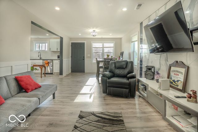 513 S Franklin Road, Indianapolis, IN 46239